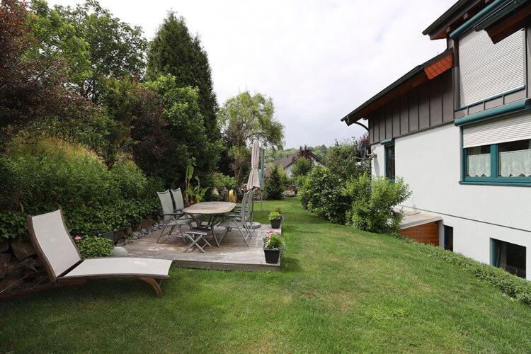 Holiday Flat With Idyllic Garden In Daun Ngoại thất bức ảnh